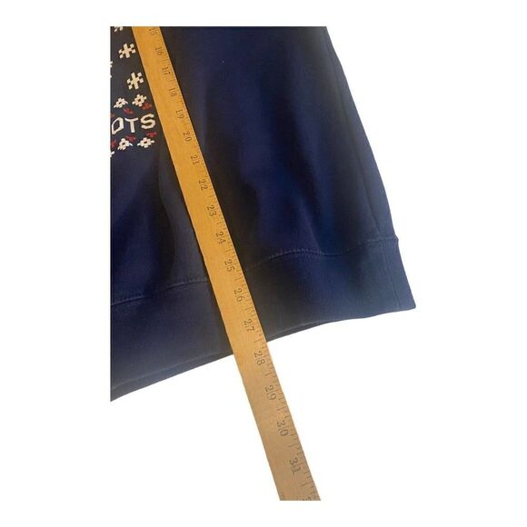 New England Patriots Men’s Sweatshirt Sz XL Majestic Winter Theme /Christmas - Picture 10 of 10